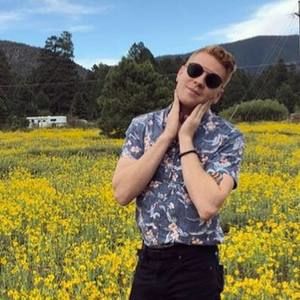 Meet your Posher, Dustin